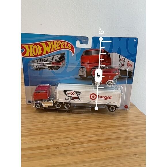 Hot Wheels Target Delivery Truck with Shopping Cart 1:64 - Picture 3 of 7